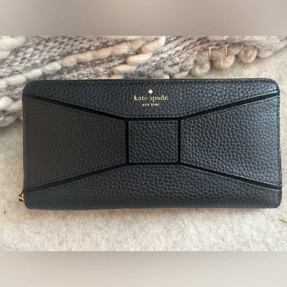 Kate Spade Black Wallet-like new
